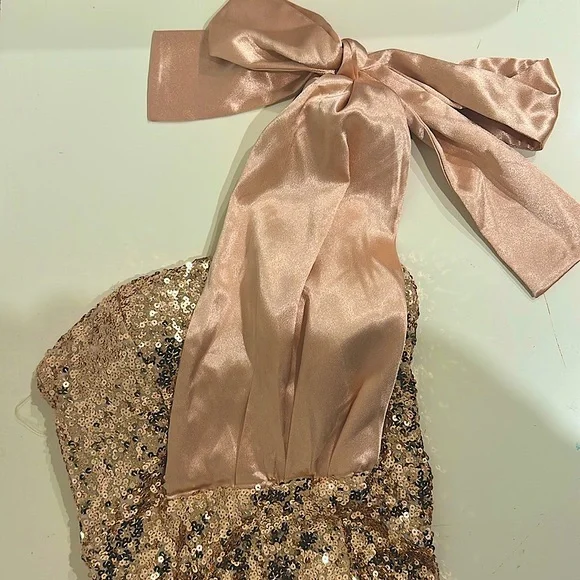 Rose gold sequin jumpsuit - Picture 3 of 5